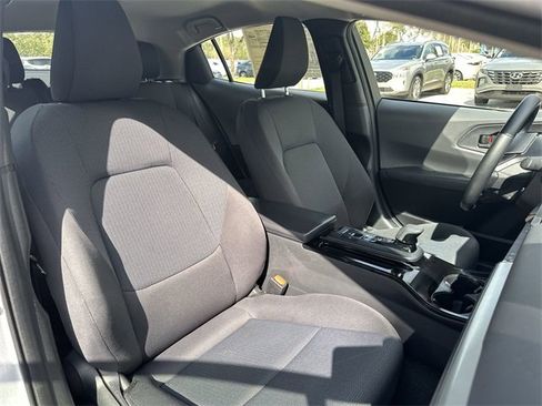 Used 2024 Toyota Prius LE image 28
