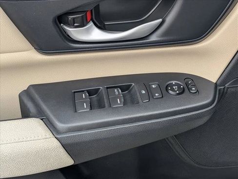 Certified 2018 Honda CR-V LX image 11