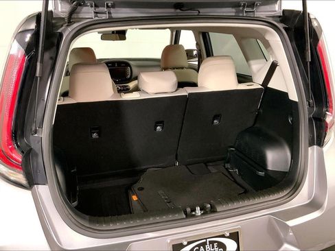Used 2025 Kia Soul LX image 4