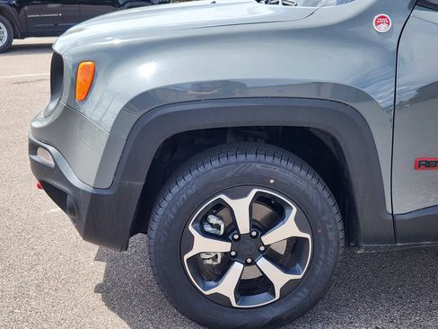Used 2022 Jeep Renegade Trailhawk w/ Trailer Tow Group AWD/4WD image 9