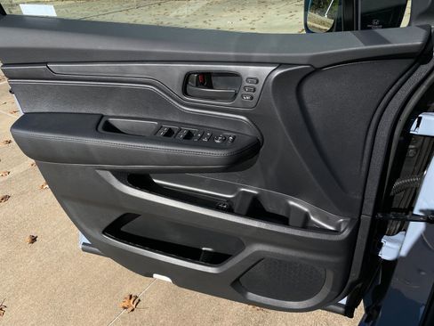 Used 2025 Honda Odyssey Sport-L image 23