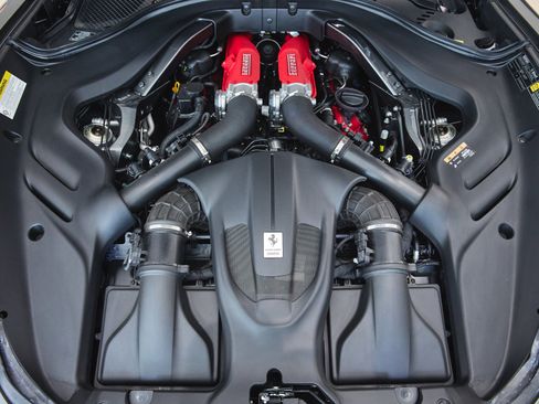 Used 2023 Ferrari Roma image 13