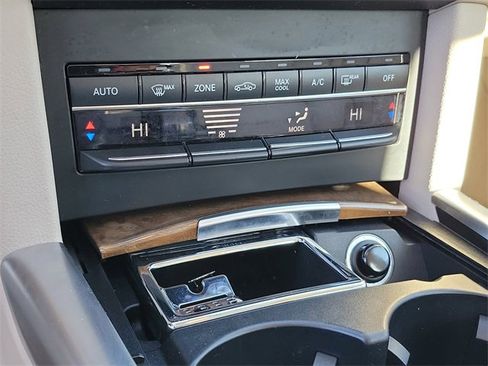 Used 2015 Mercedes-Benz E 350 4MATIC Sedan image 25