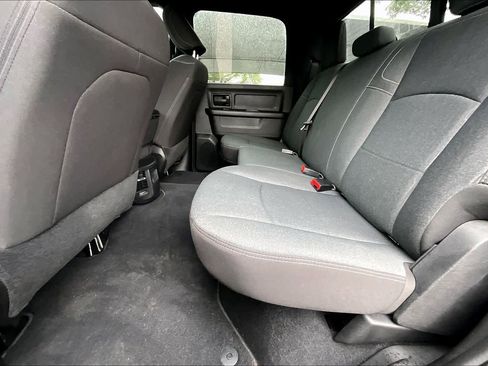 Used 2024 RAM 2500 Tradesman w/ Chrome Appearance Group image 21