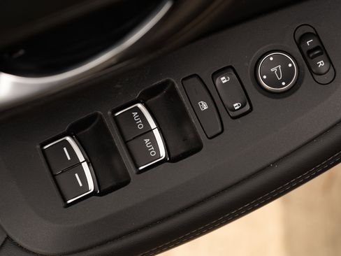 Certified 2023 Honda HR-V EX-L image 39