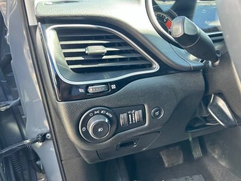 Used 2023 Jeep Cherokee Altitude Lux w/ Lux Elite Package AWD/4WD image 20