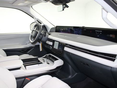 New 2026 Lincoln Navigator L Reserve image 33