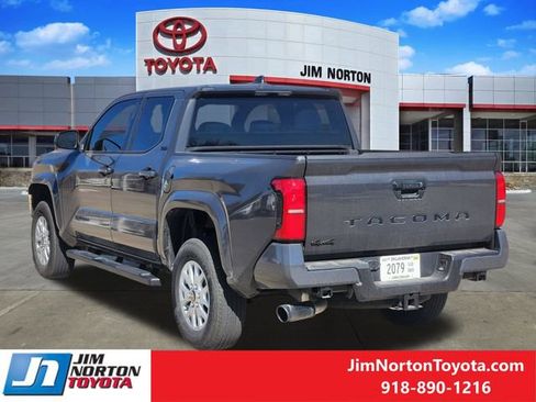 Used 2025 Toyota Tacoma SR5 image 8