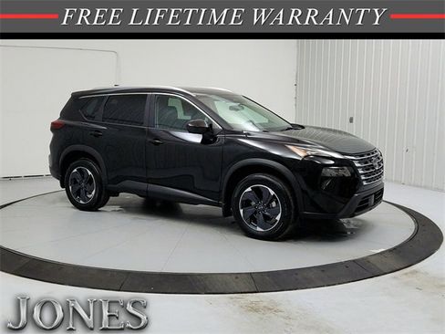 Used 2024 Nissan Rogue SV w/ SV Premium Package image 1