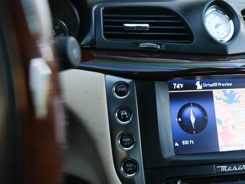 Used 2010 Maserati GranTurismo Coupe 2D image 32