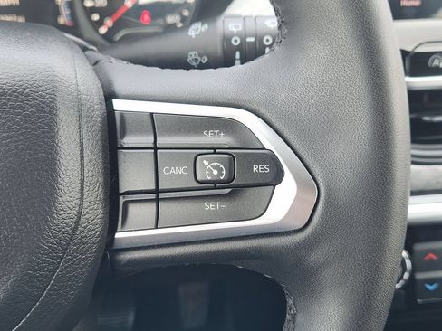 Used 2024 Jeep Compass Latitude AWD/4WD image 28