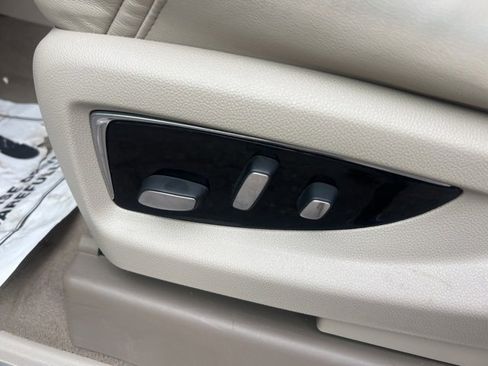 Used 2019 Cadillac Escalade Luxury image 21