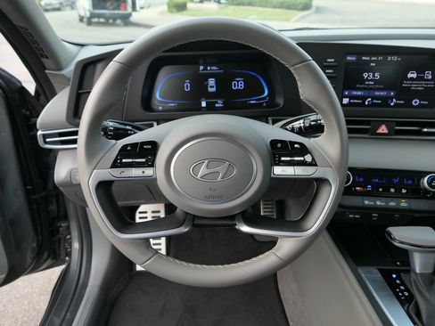 Certified 2025 Hyundai Elantra Sport image 16