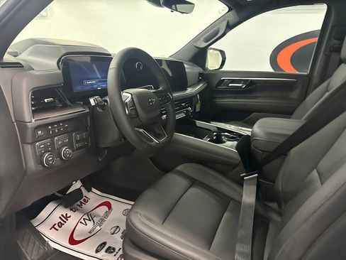 New 2026 Chevrolet Suburban Z71 w/ Z71 Off-Road Package AWD/4WD image 9