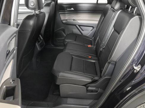 Used 2023 Volkswagen Atlas Cross Sport SE w/ Black Wheel Package AWD/4WD image 35