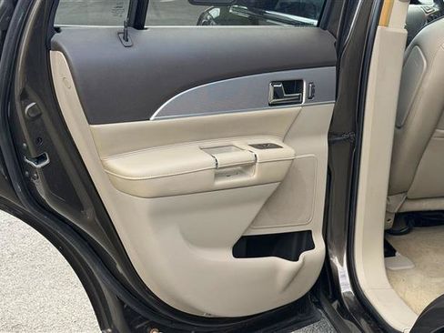Used 2011 Lincoln MKX 2WD w/ 101A Rapid Spec Order Code image 43