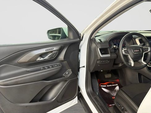 Used 2023 GMC Terrain SLT w/ Tech Package AWD/4WD image 11
