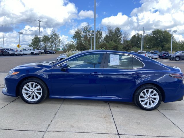 Used 2024 Toyota Camry LE FWD image 8