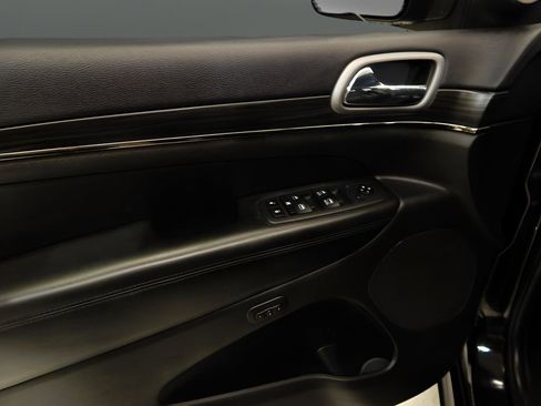 Used 2019 Jeep Grand Cherokee Limited X image 13