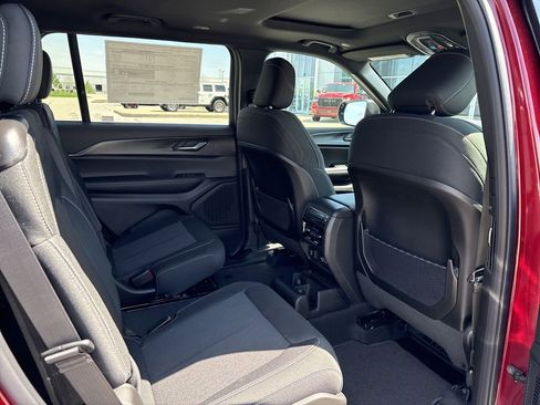 New 2026 Jeep Grand Cherokee L Laredo image 12