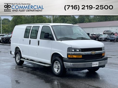 Used 2025 Chevrolet Express 2500 w/ Driver Convenience Package RWD image 1