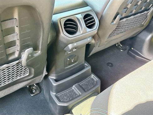 Used 2022 Jeep Wrangler Unlimited Rubicon 4xe image 28