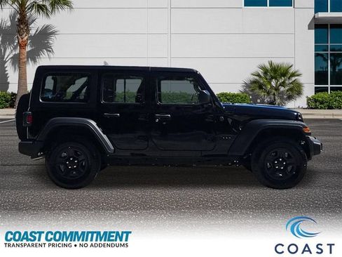 Used 2025 Jeep Wrangler Unlimited Sport AWD/4WD image 5