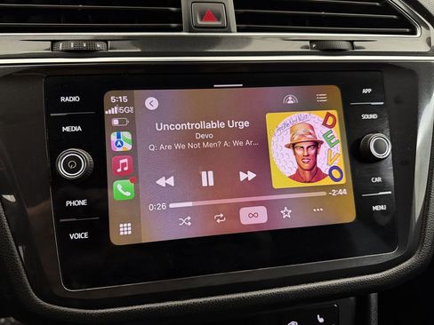 Used 2023 Volkswagen Tiguan SE FWD image 19