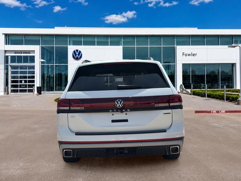 New 2026 Volkswagen Atlas Peak Edition AWD/4WD image 6