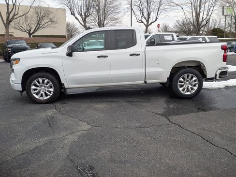 Used 2023 Chevrolet Silverado 1500 Custom image 6