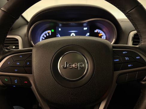 Used 2018 Jeep Grand Cherokee Limited AWD/4WD image 17