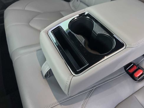 Used 2022 Toyota Avalon XLE image 22