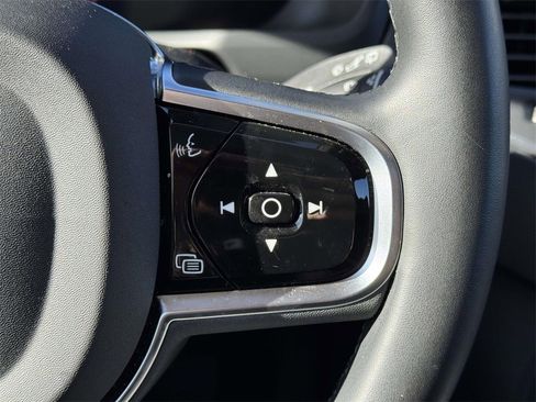 Certified 2025 Volvo XC90 B5 Core image 20