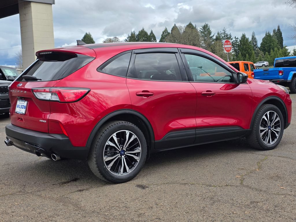 Used 2022 Ford Escape SE w/ SE Sport Appearance Package AWD/4WD image 7