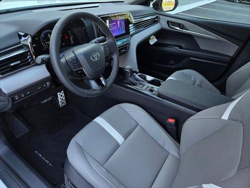 Used 2026 Toyota Camry SE FWD image 8