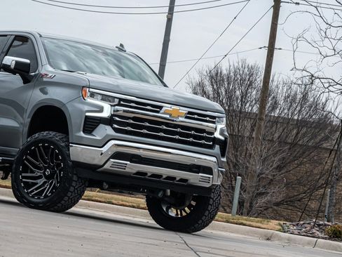 Used 2025 Chevrolet Silverado 1500 LTZ image 29