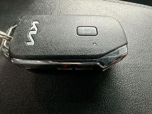 Used 2025 Kia Seltos S FWD image 28