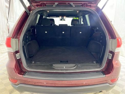 Used 2018 Jeep Grand Cherokee Laredo RWD image 30