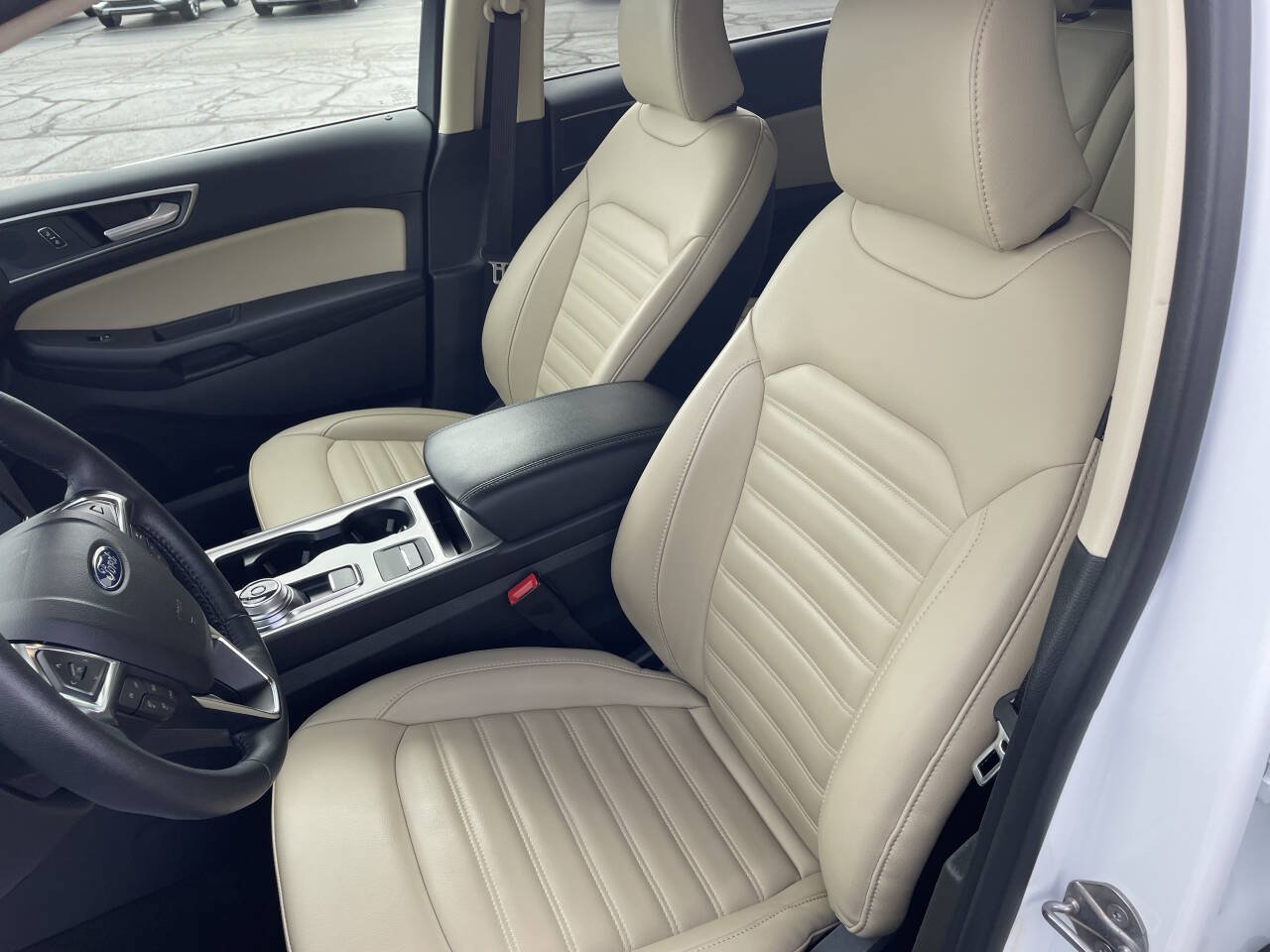 Used 2024 Ford Edge SEL w/ Convenience Package AWD/4WD image 3