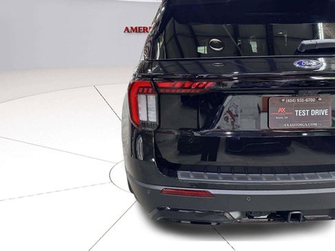 Used 2025 Ford Explorer ST-Line w/ Premium Package RWD image 7