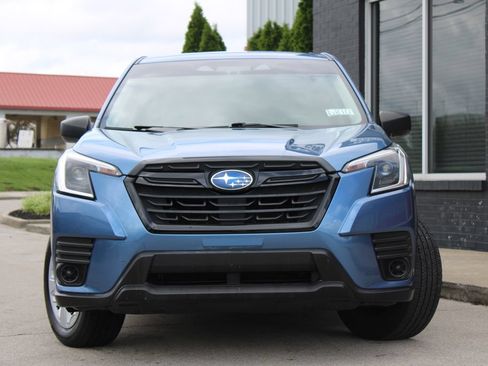 Used 2023 Subaru Forester AWD/4WD image 2