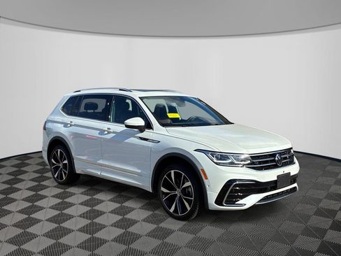 Used 2024 Volkswagen Tiguan SEL R-Line AWD/4WD image 3