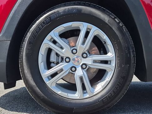 Used 2023 GMC Terrain SLE w/ Driver Convenience Package image 6