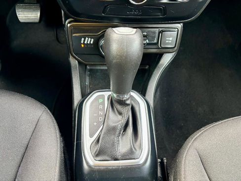 Used 2020 Jeep Renegade Sport image 24