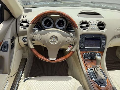 Used 2009 Mercedes-Benz SL 550 image 9