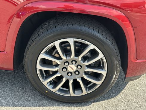 Used 2022 GMC Acadia Denali w/ Denali Technology Package FWD image 13
