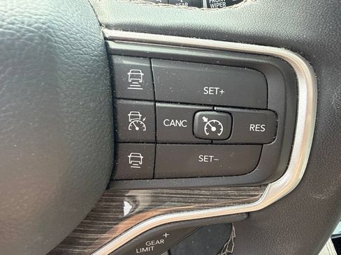 Used 2022 Jeep Wagoneer Series III w/ Premium Group I AWD/4WD image 15