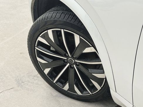 New 2026 Volvo XC90 B6 Plus w/ Protection Package Premier image 12