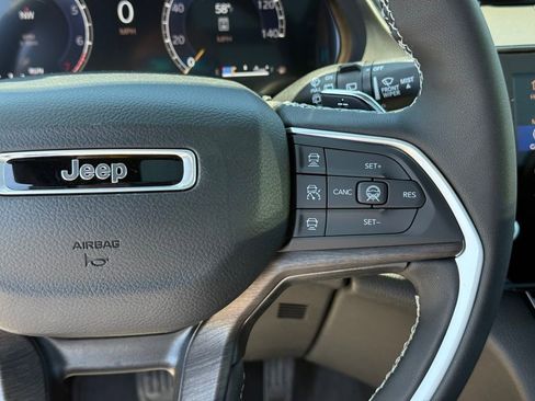 New 2026 Jeep Grand Cherokee L Limited w/ Trailer Tow Package AWD/4WD image 15
