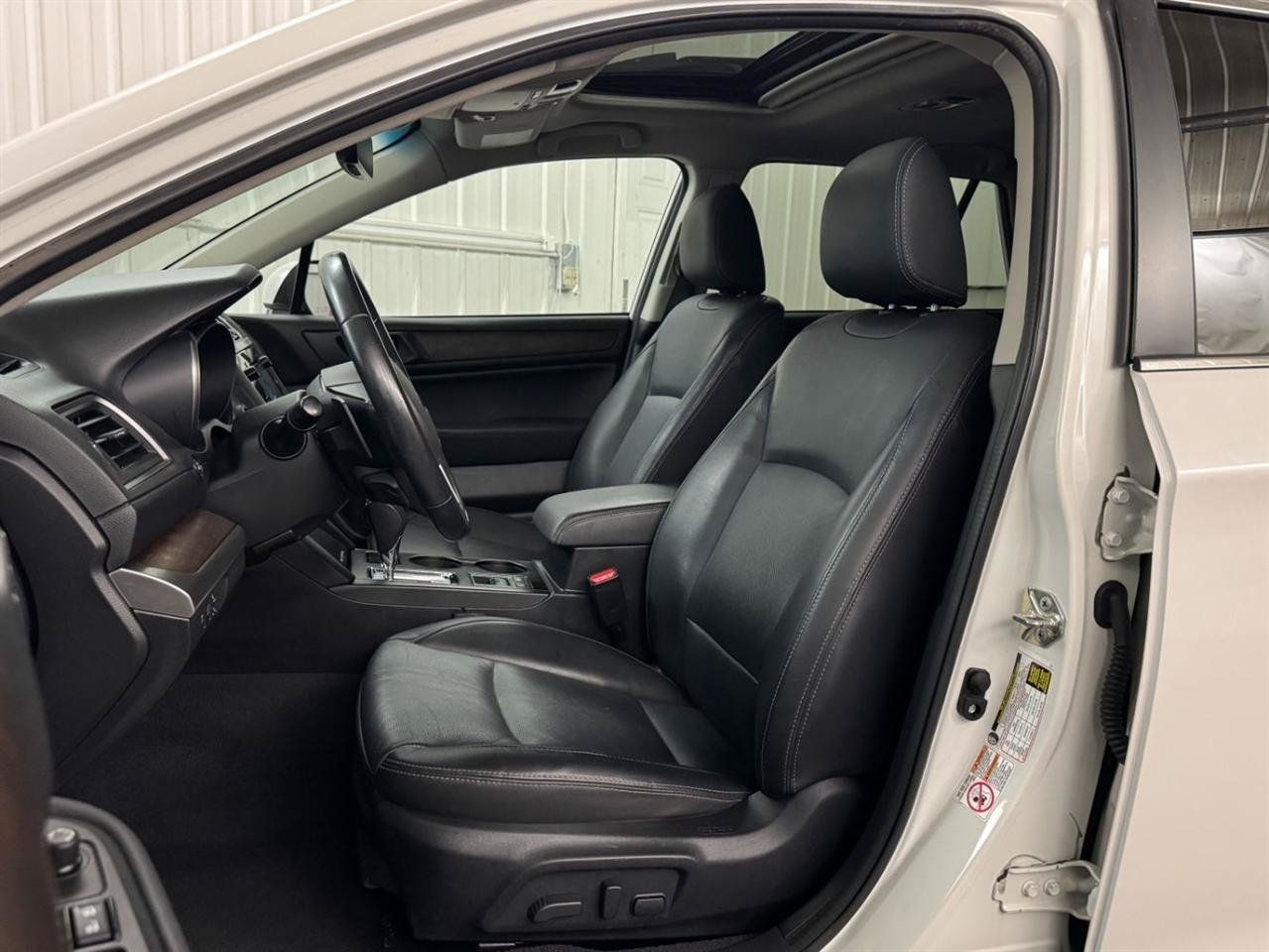 Used 2017 Subaru Outback 2.5i Limited AWD/4WD image 7